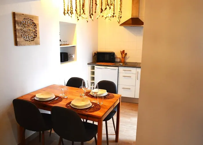 Porta 4 - Sitio Mare Baixa نازاريه